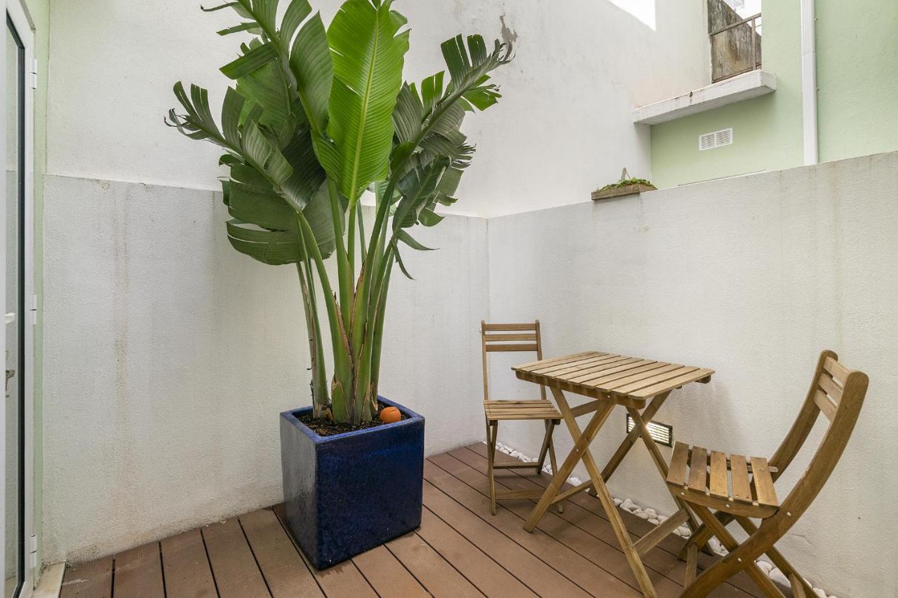 Whome Chic 1-Bed W/ Patio Perfect To Explore Lisbon Bagian luar foto
