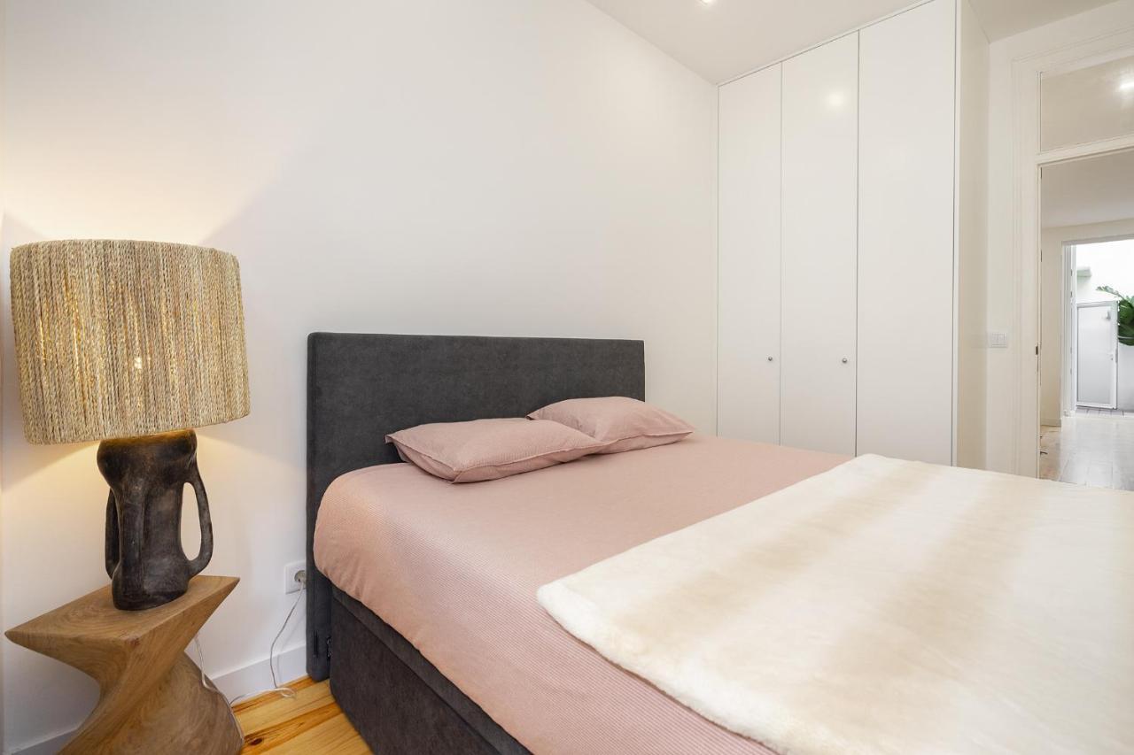 Whome Chic 1-Bed W/ Patio Perfect To Explore Lisbon Bagian luar foto